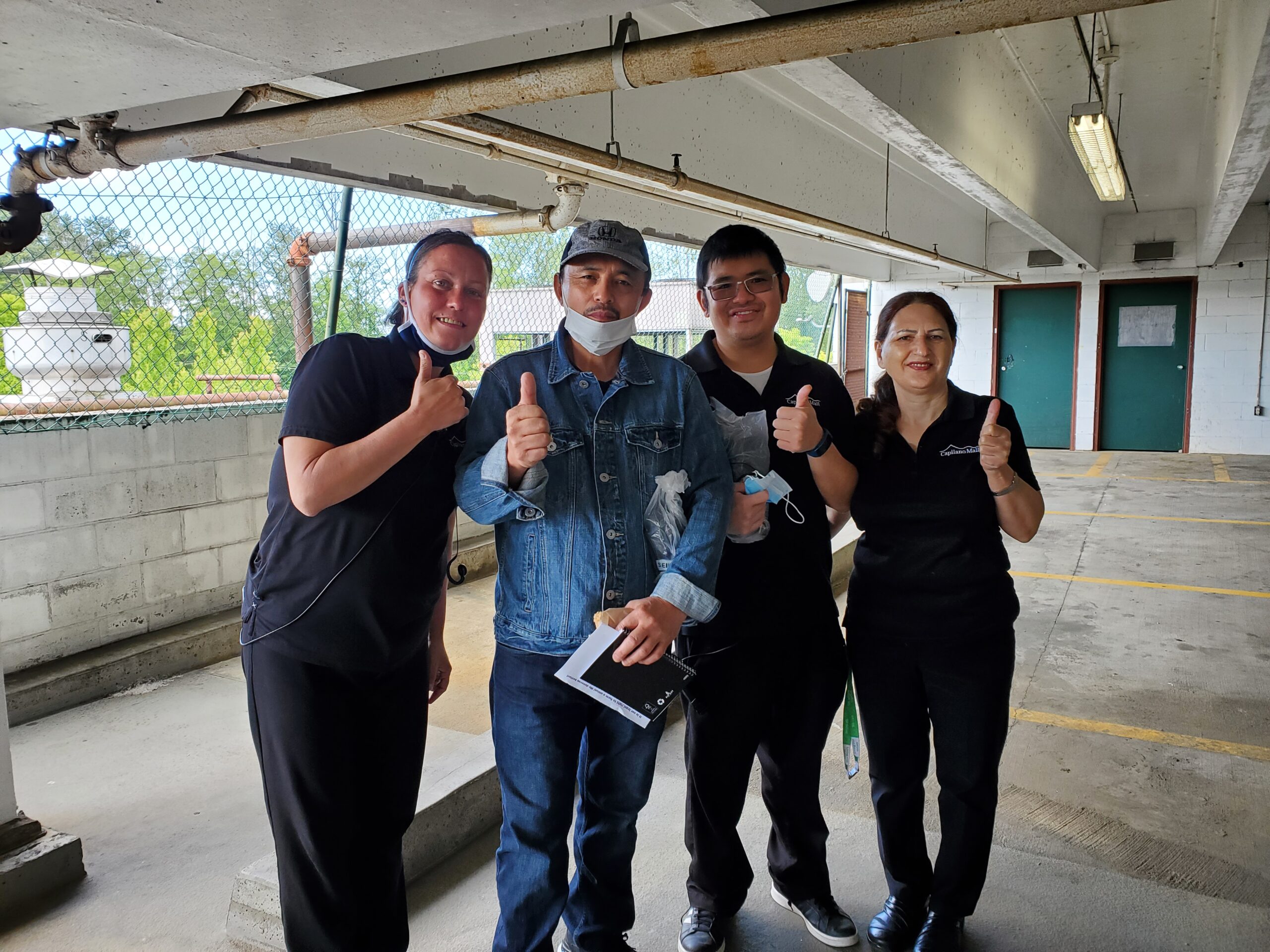 Read more about the article Dexterra workers at Capilano Mall win union