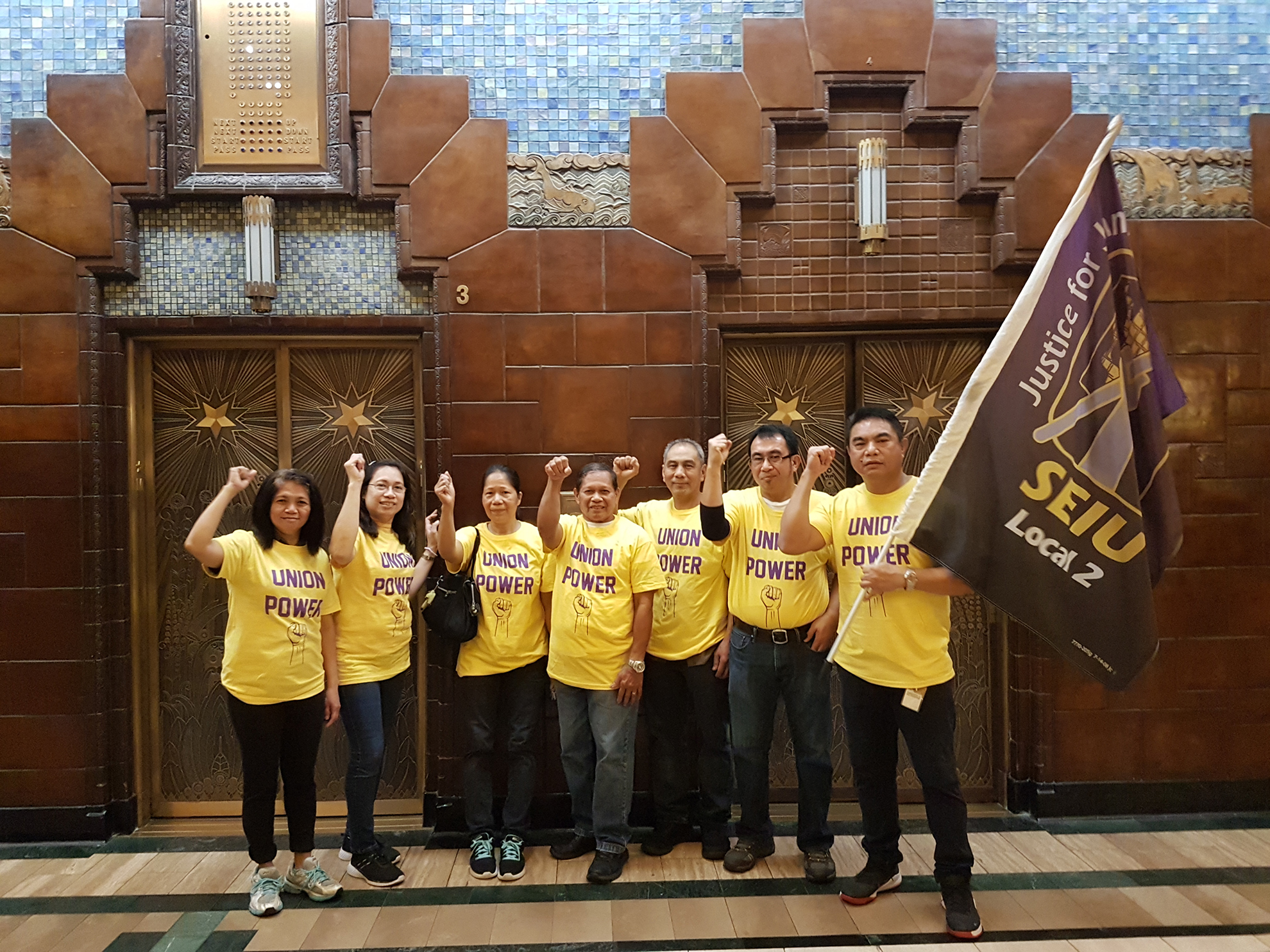 Read more about the article Bee-Clean Janitors Win Paid Sick Days, Health Benefits, and a Wage Boost in their First Collective Agreement