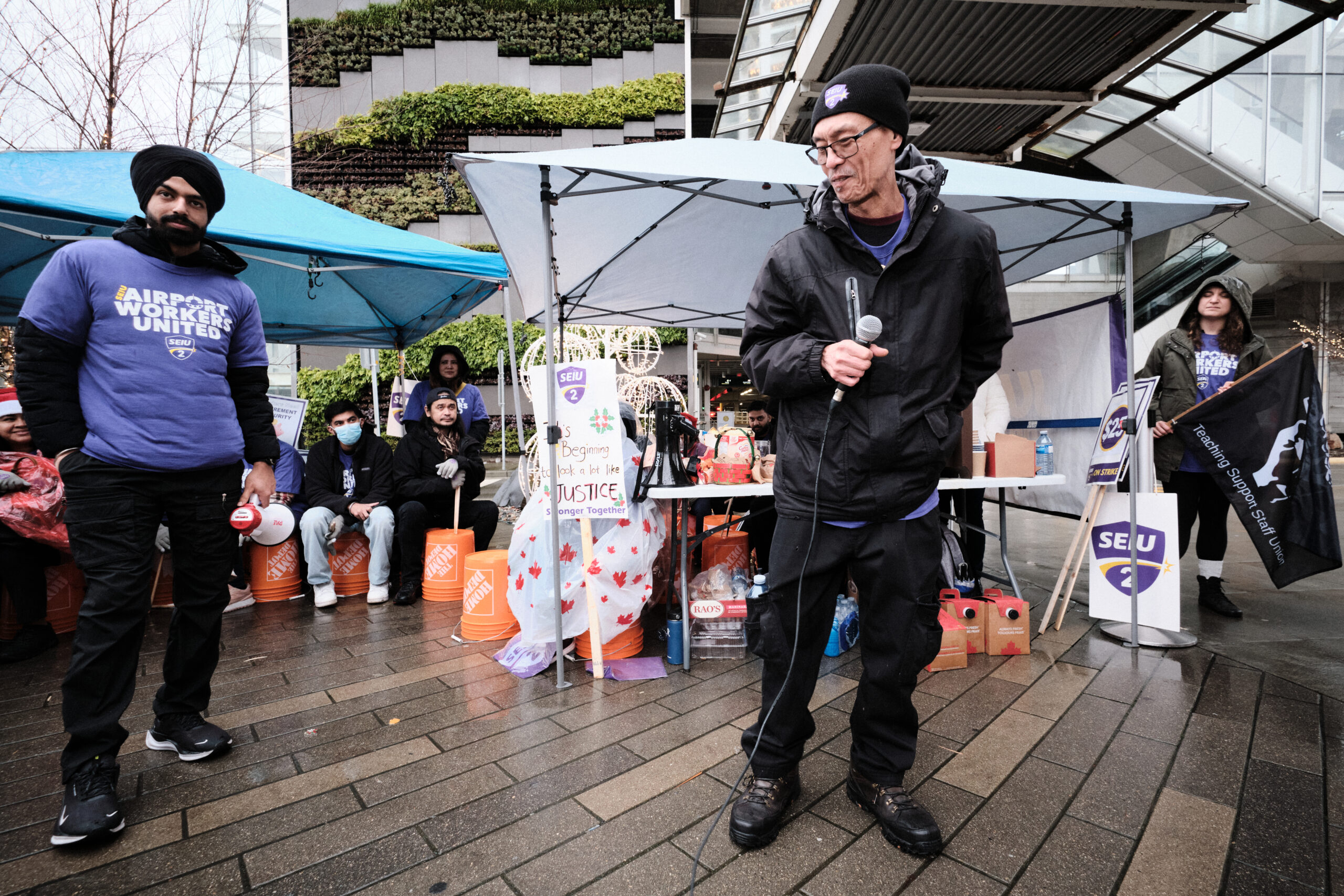 YVR janitors ratify deal, strike at Vancouver airport ends - JUSTICE ...